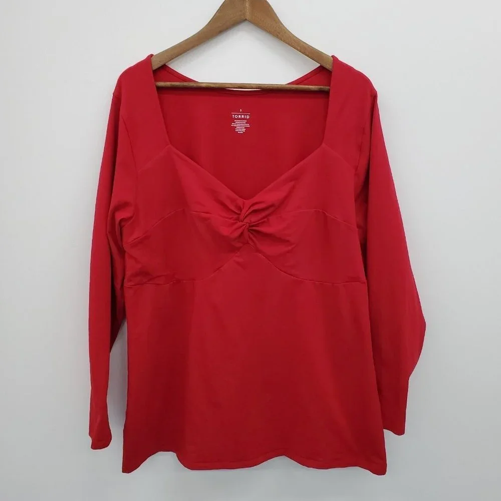 Torrid Womens Red Foxy Sweetheart Twist Top Blouse Plus Size 3 Long‎ Sleeve
